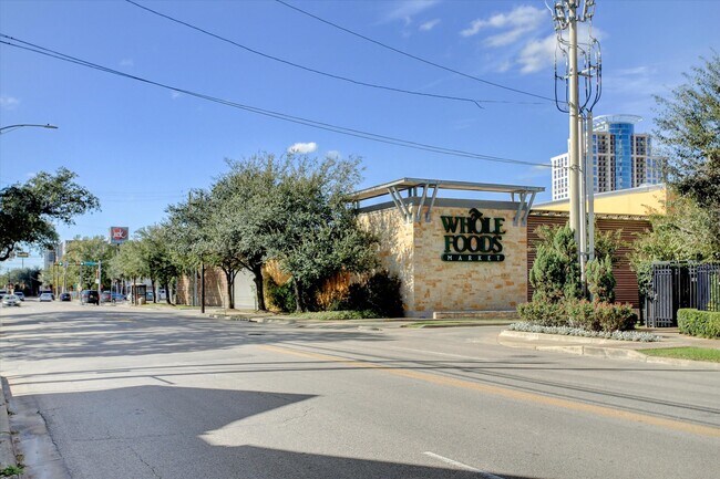Building Photo - 1335 Fairview St