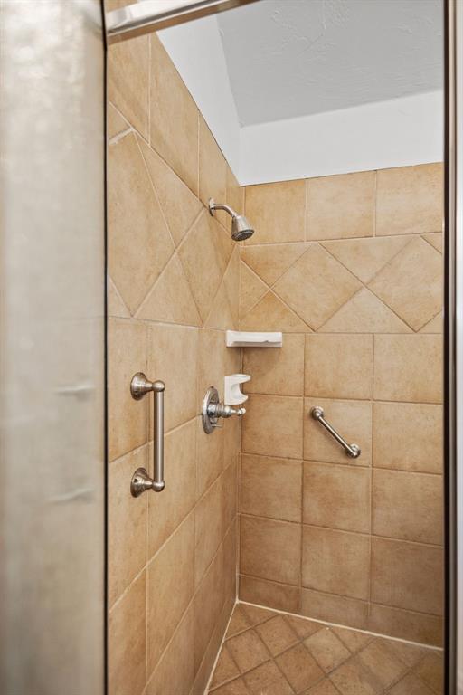 Building Photo - 2124 Trailwood Rd