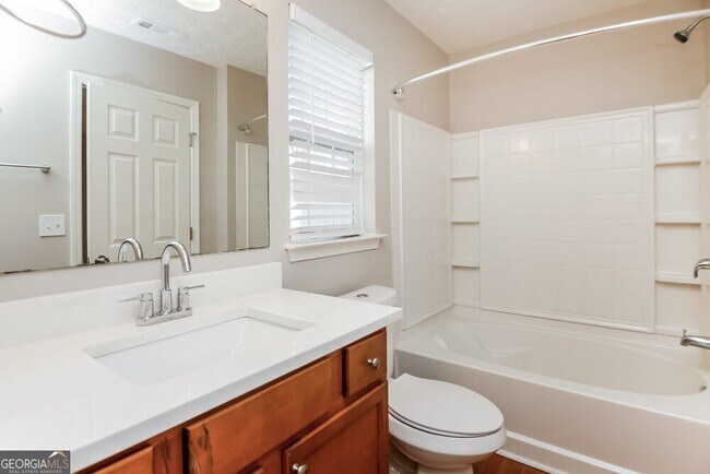 Building Photo - 533 Arrowhead Dr