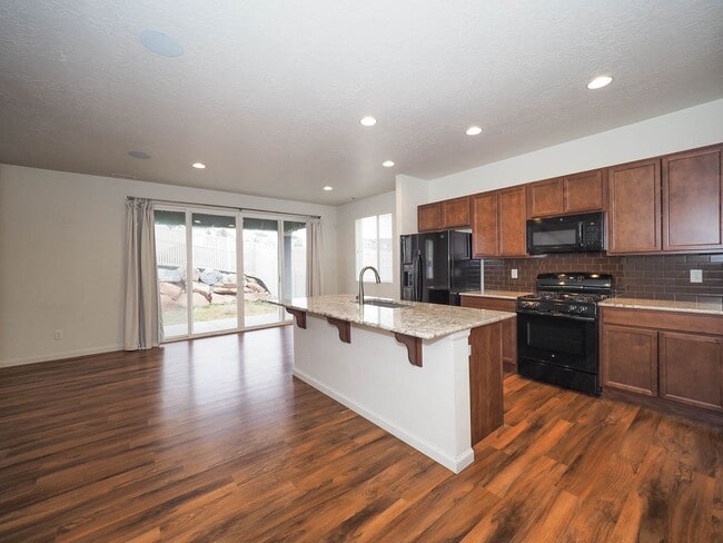 Building Photo - Cute single family home in Saratoga Springs