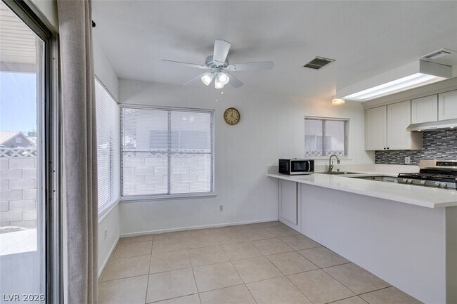Building Photo - 5847 Alcott Ave