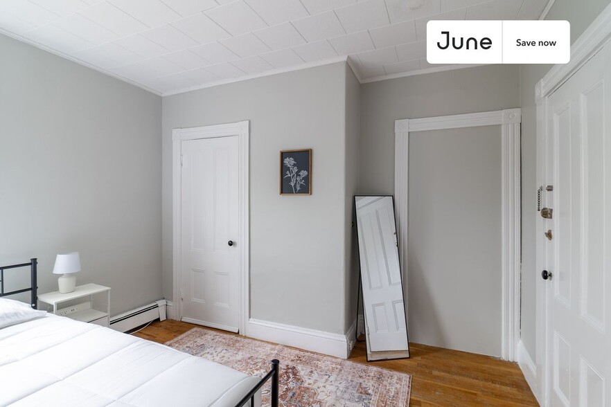 Building Photo - 2 Sherman St