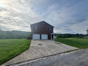 Building Photo - 231 Timber Ridge Rd