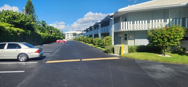 Building Photo - 5510 N Ocean Blvd
