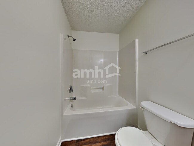 Building Photo - 6308 Dumont Ln