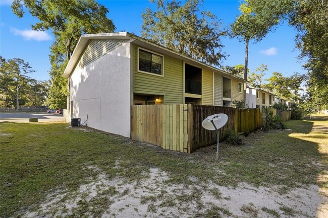 Building Photo - 2219 SW 39th Way