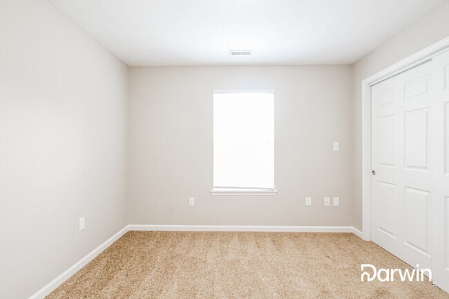 Building Photo - 659 Woods Crossing Ln