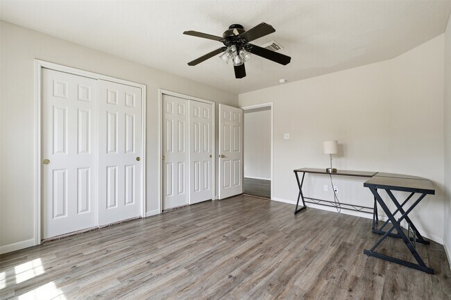 Building Photo - 22914 Breton Point Dr