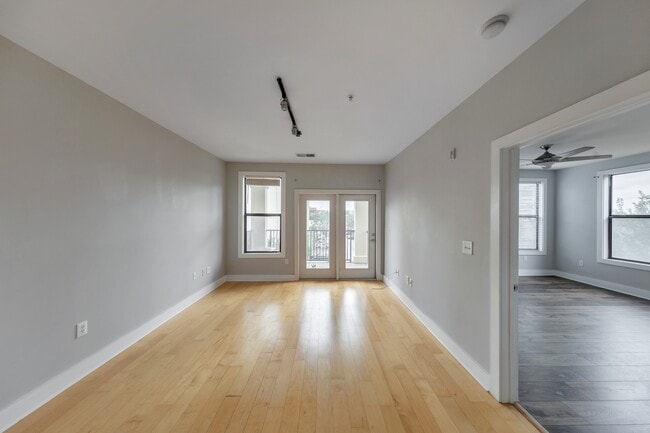 Building Photo - 799 Hammond Dr NE