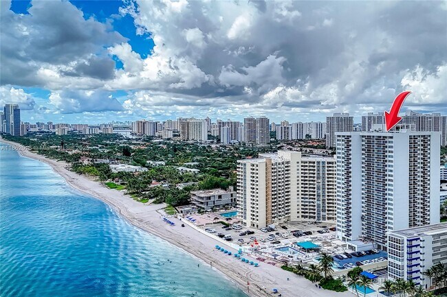 Building Photo - 3140 S Ocean Dr