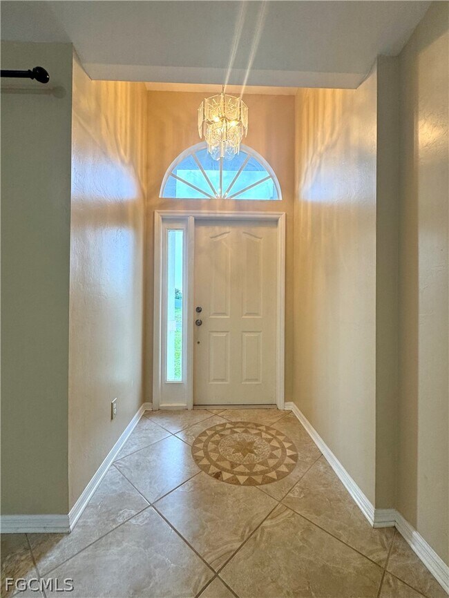 Building Photo - 4409 SW 15th Ave