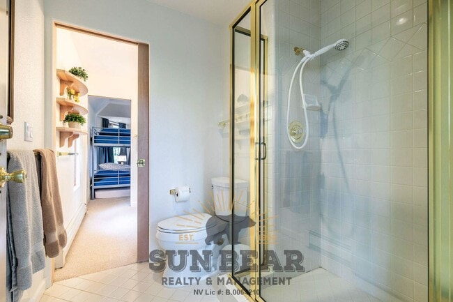 Building Photo - Beautiful Home w Peek Lakeview!