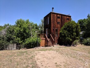 Building Photo - MOUNTAIN CABIN IN TOWN!  TOTALLY UNIQUE HO...