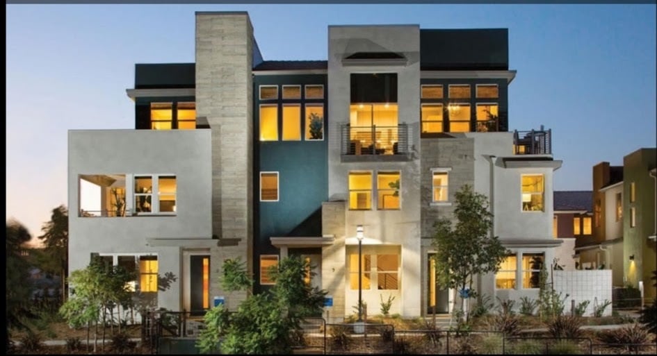 Building Photo - 2006 Foxtrot Loop