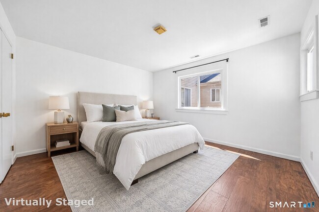 Building Photo - 14 Ferris Ave