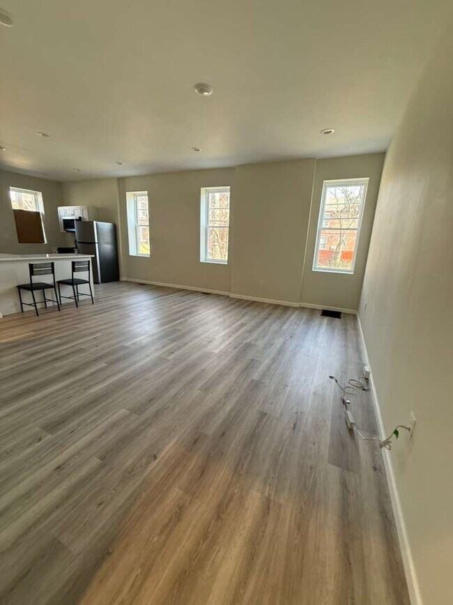 Building Photo - 3215-3217-3217 Nebraska Ave