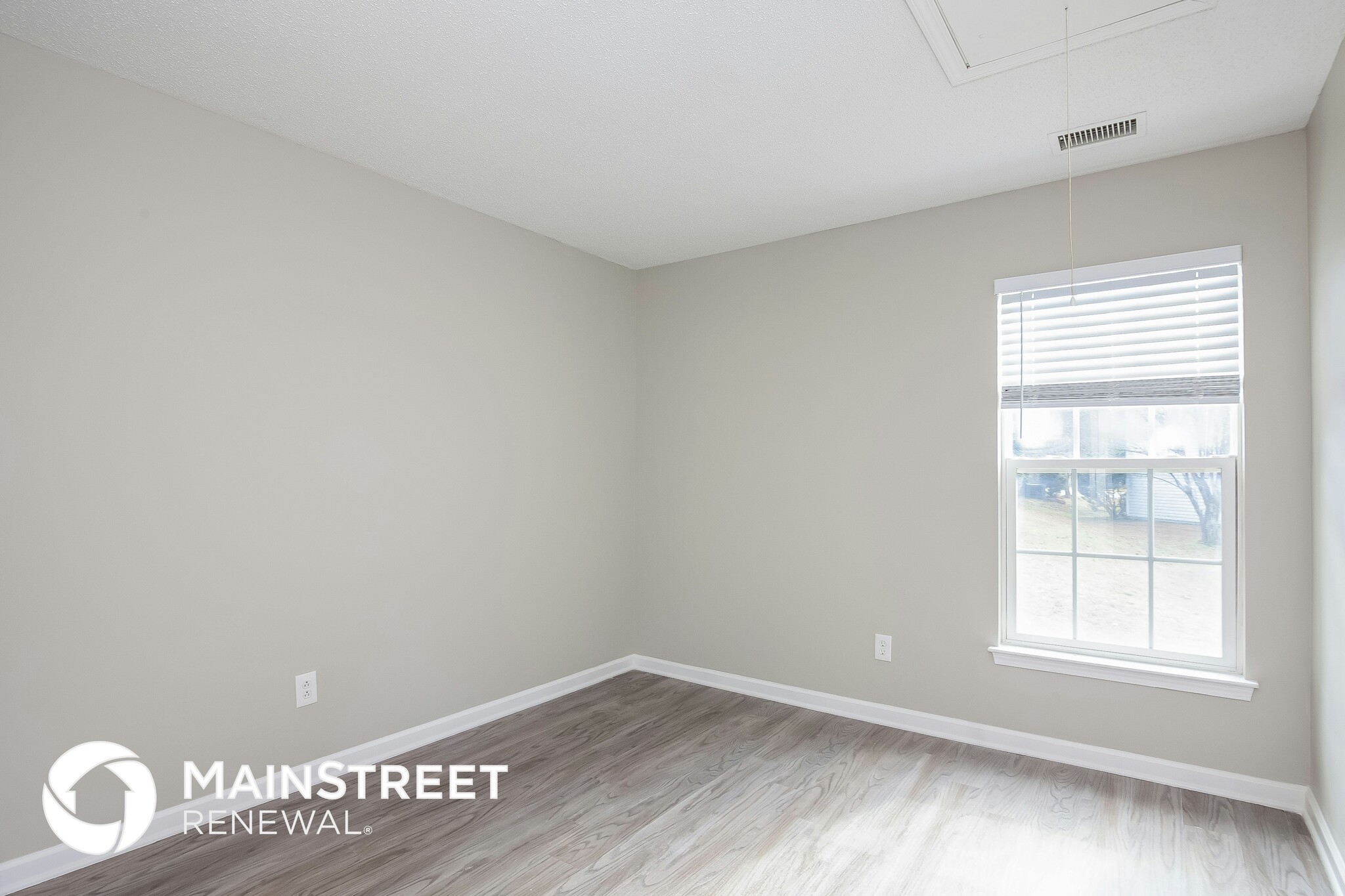 Building Photo - 205 Markham Dr