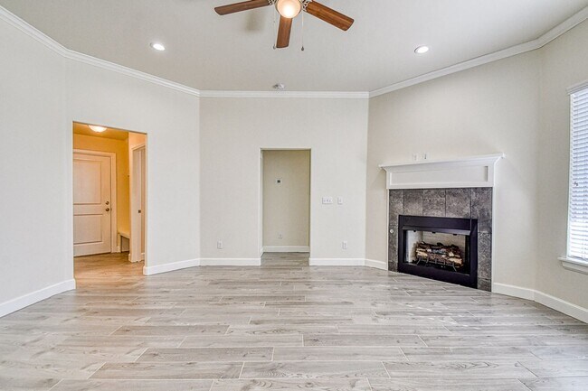Building Photo - 3112 Pebble Pond Dr