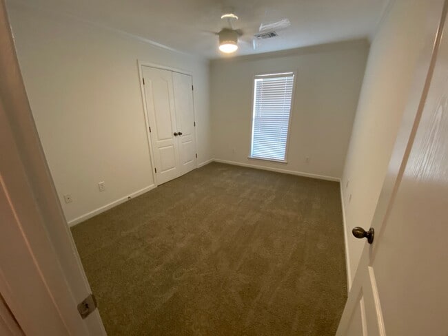 Building Photo - 1307 Hallwood Ln