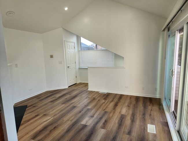 Building Photo - 1077 Courtland Dr