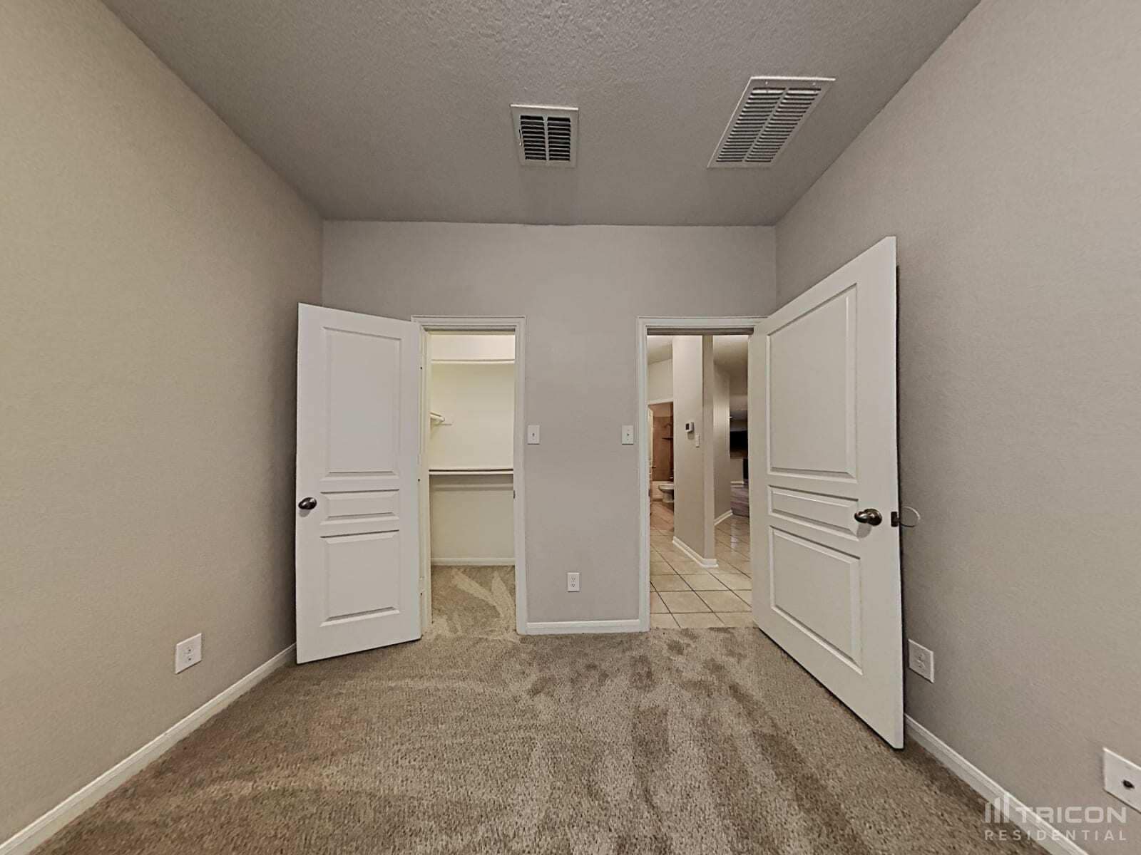 Building Photo - 8930 Holland Pk