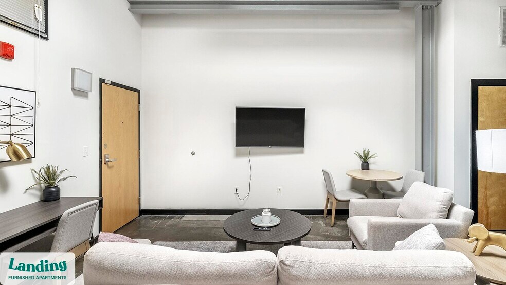 Building Photo - 700 Everett St