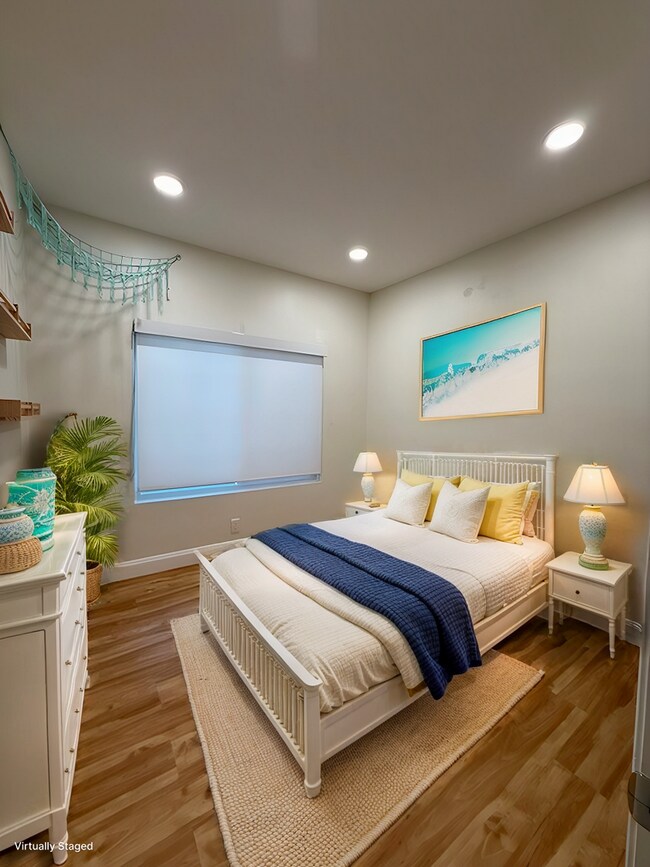Building Photo - 2 bed, 1.25 Bath CONDO next to POOL! Groun...