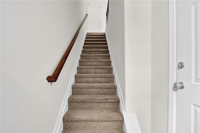 Building Photo - 215 Semel Dr