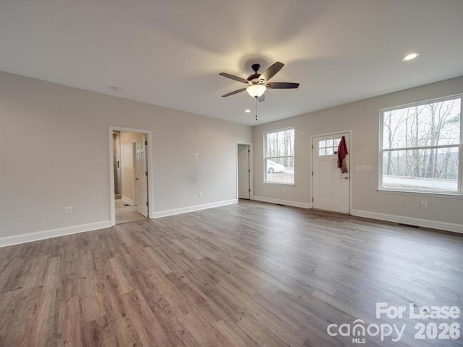 Building Photo - 824 Woodrun Dr