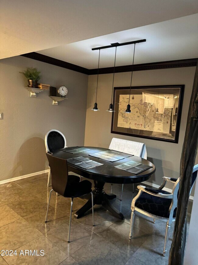 Building Photo - 7908 E Solano Dr