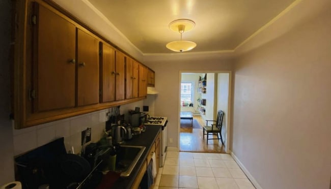 Building Photo - 84 Hollywood Ave