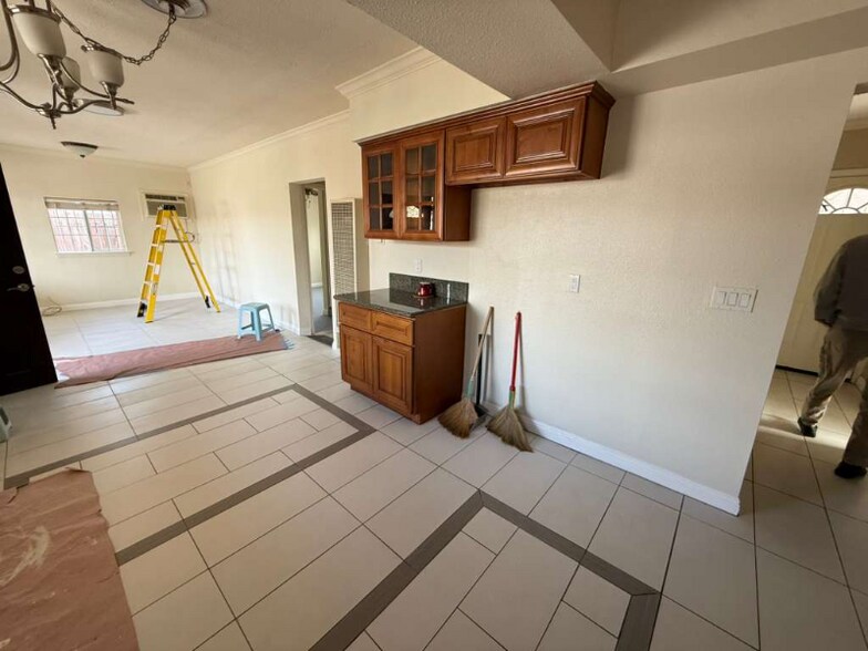 Building Photo - 224 Gladys Ave