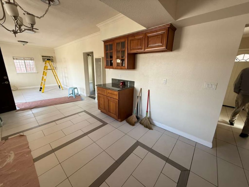 Building Photo - 224 Gladys Ave