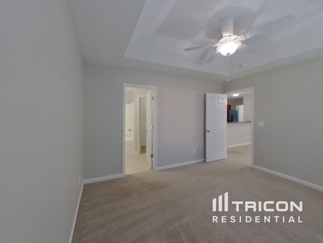 Building Photo - 420 Hedge Grove Ln