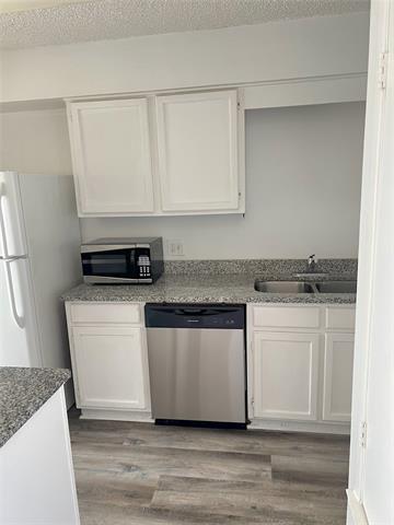 Building Photo - 103 S Las Vegas Trail