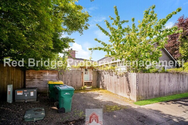 Building Photo - 4480 SW 165th Ave
