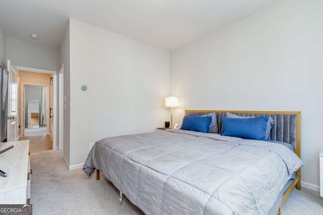 Building Photo - 912 Brees Ct