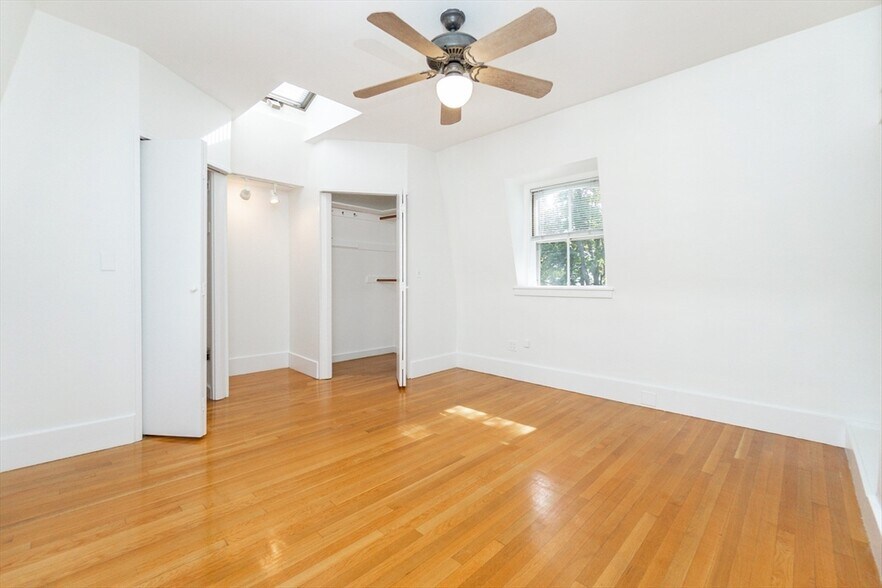 Building Photo - 69 Walker St