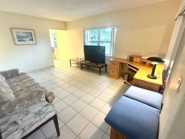 Building Photo - 2508 Bay Dr