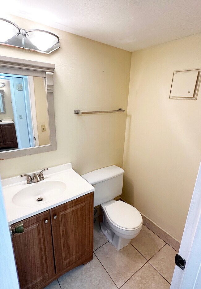 Building Photo - 62 Mansfield B