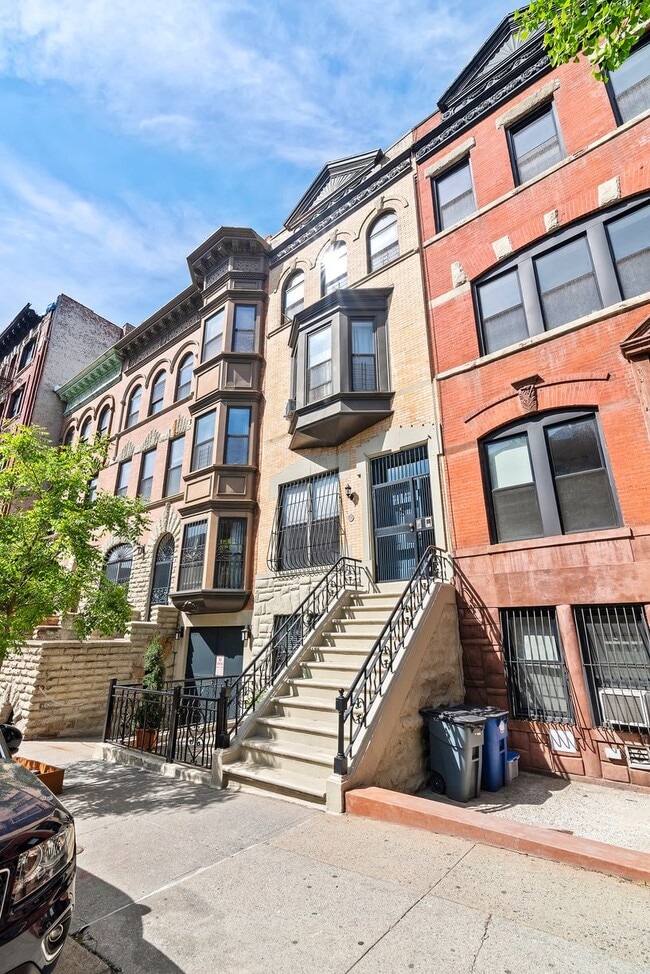 Building Photo - 535 W 142nd St