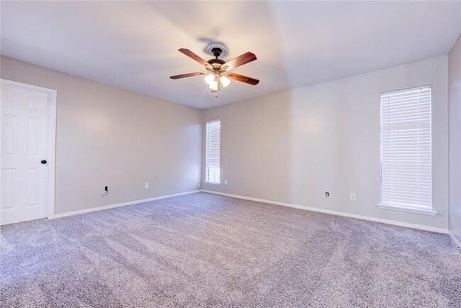 Building Photo - 9400 Doliver Dr