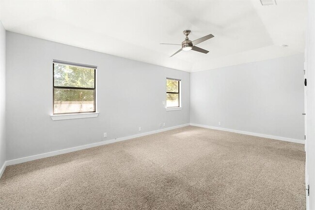Building Photo - 1215 Robin Trail