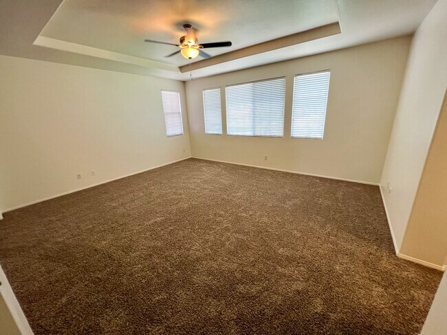 Building Photo - Spacious 4 Bedroom 3 Bathroom Home with 3 ...