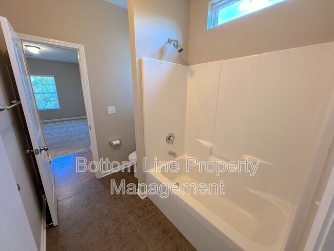 Building Photo - 178 Alexandria Dr