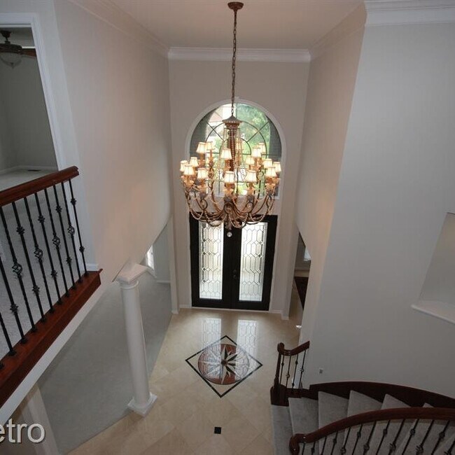 Building Photo - 5121 Parkgate Dr