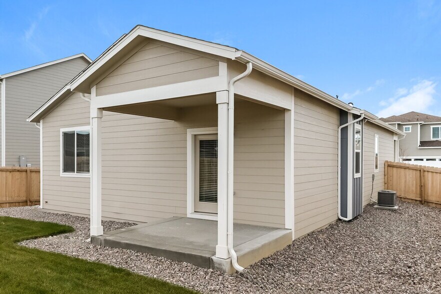 Building Photo - 9458 Yampa St