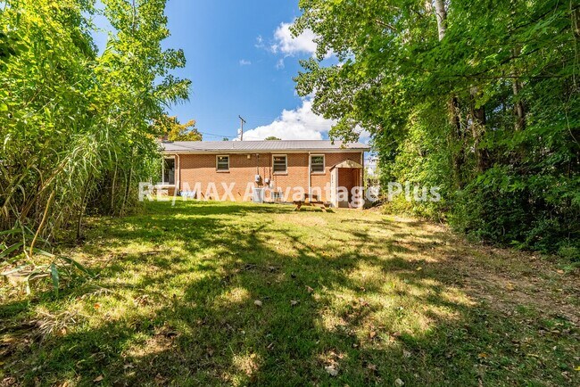 Building Photo - 704 Griffin Blvd