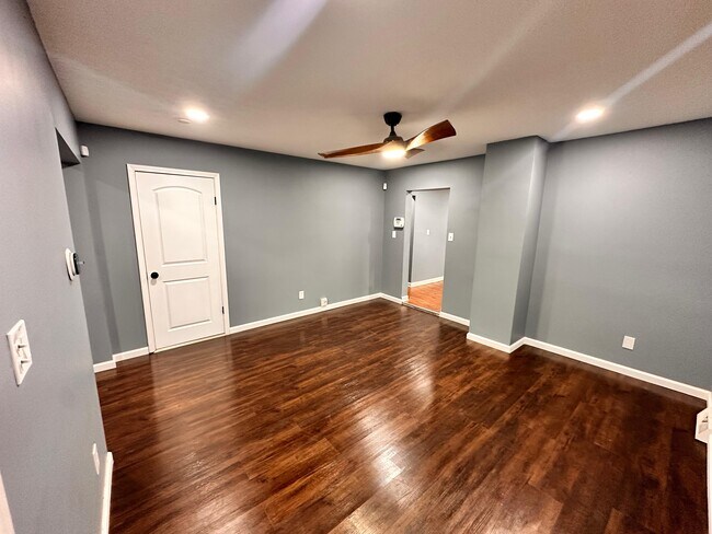 Building Photo - 1240 S 17th St