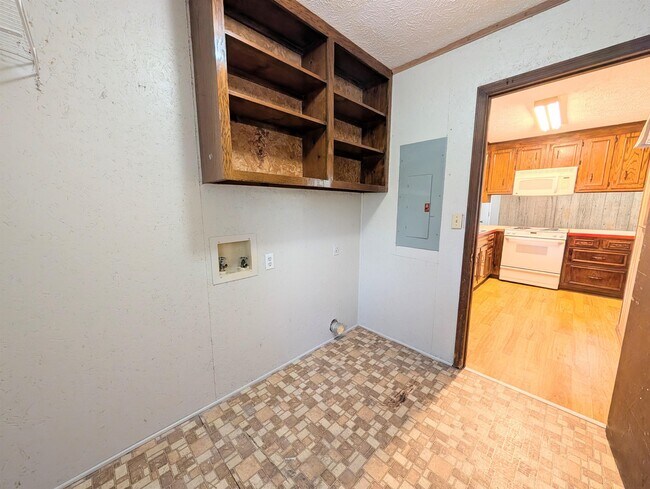 Building Photo - 6003 Sunrise Dr